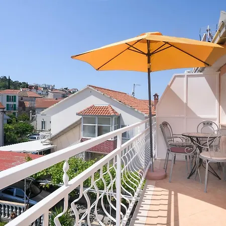 Vikeli Apartment Trogir Exterior photo