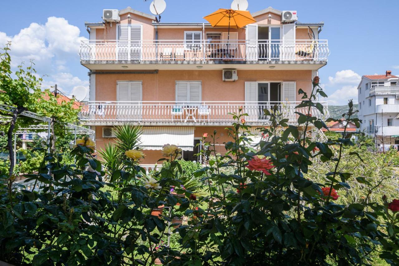 Vikeli Apartment Trogir